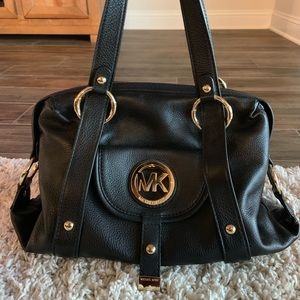 EEUC Michael Kors black pebbled leather purse